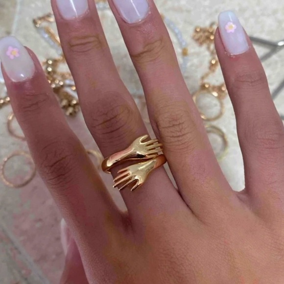 ✨3for$38✨ New 18KGP ‘Self Love’ Hugging Hands Adjustable Bypass Ring Gold Silver - Picture 3 of 16